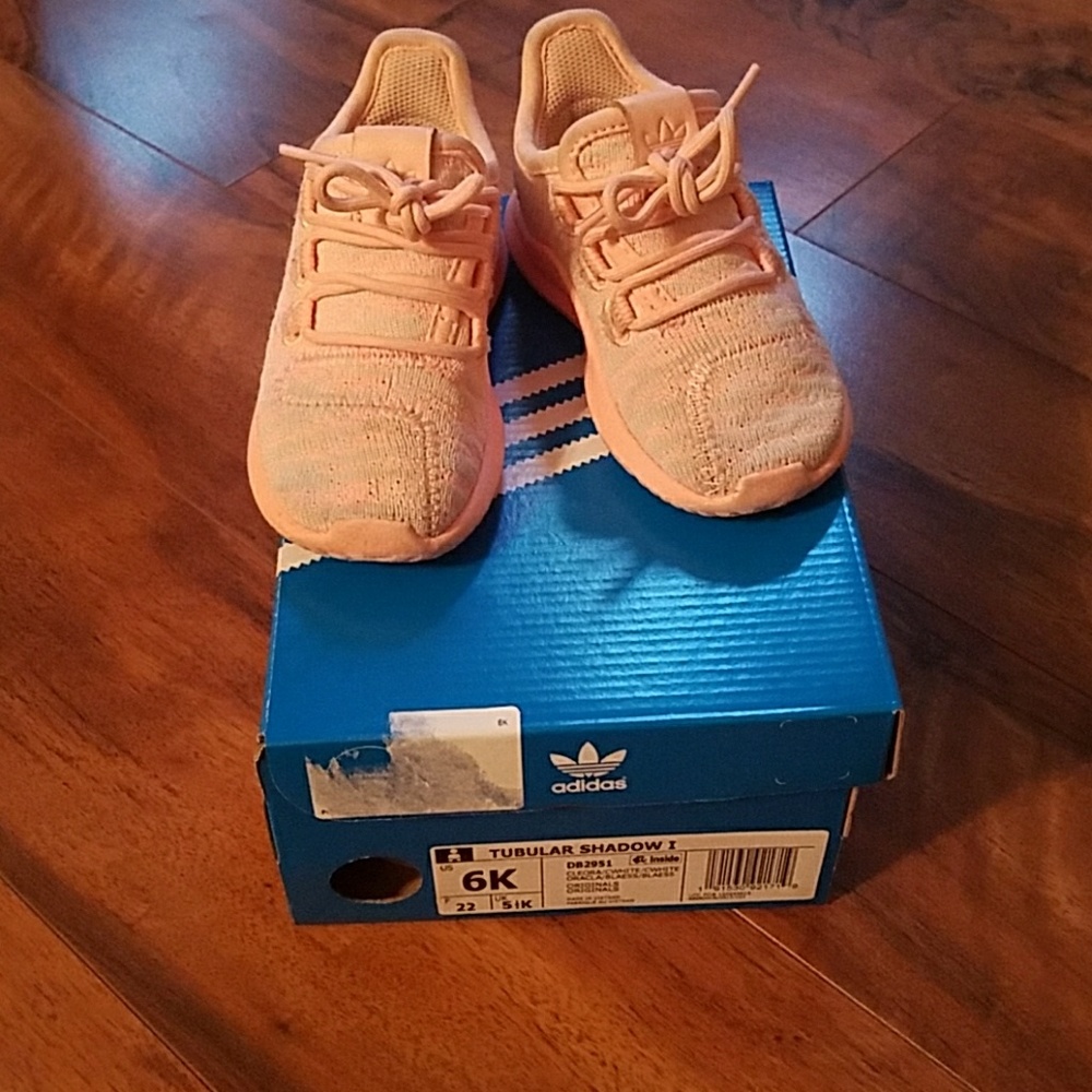 Girls Adidas a size 6.
